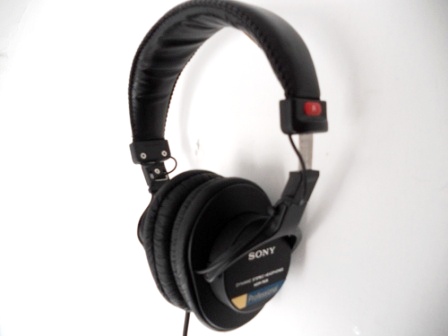 sony-7506-headphones image